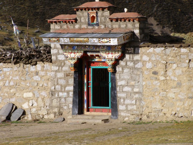 entrancetotibetanhouse.jpg